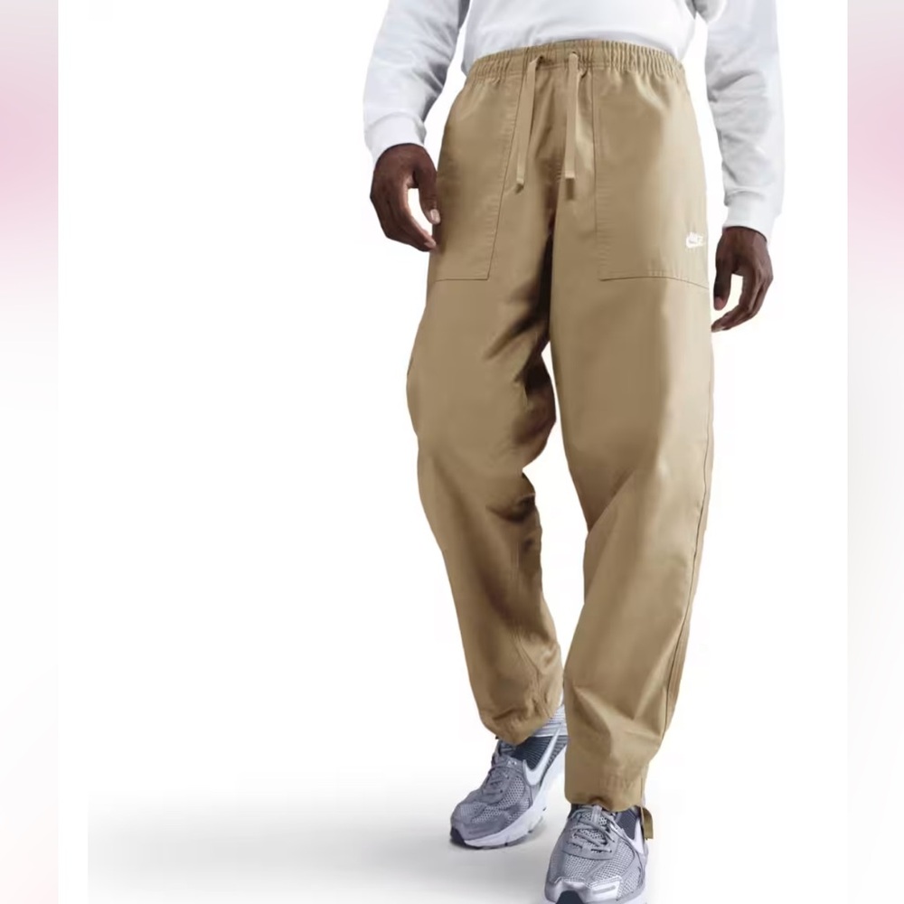 NWT Nike Loose Fit Taper Leg Regular Length Pants